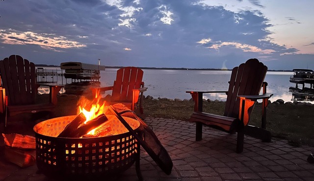 Lake Osakis Resort Villa | Lake Front| Family| 2 Bedroom| Year Round| Dog Friendly