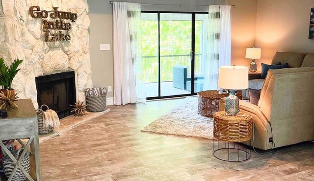 Lake Ozark, King Suite, Indoor Pool, Golf, Fishing