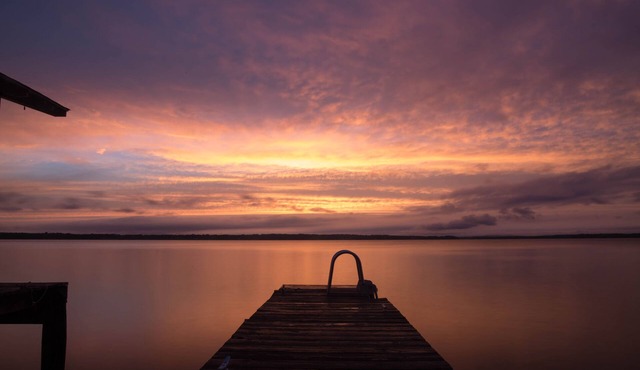 Lake Palestine Waterfront Escape with Private Dock & Sunset Views