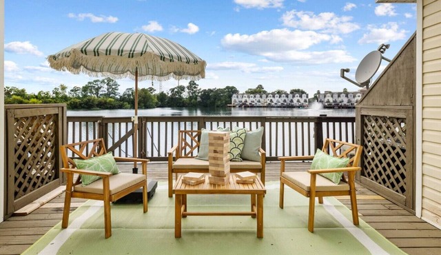 Lake Palmetto DBL - 2 Spacious homes on the Lake!