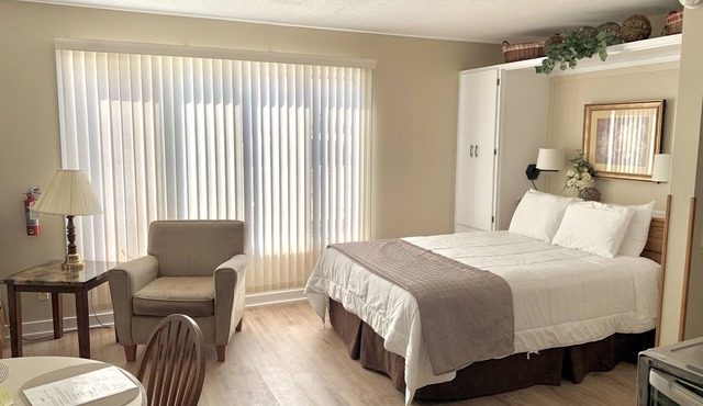 Lake Panorama Studio