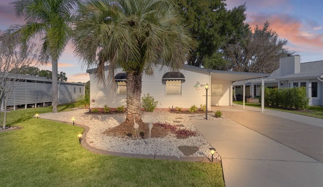 Lake Paradise 2B/2B Home in Village of Orange Blossom Gardens