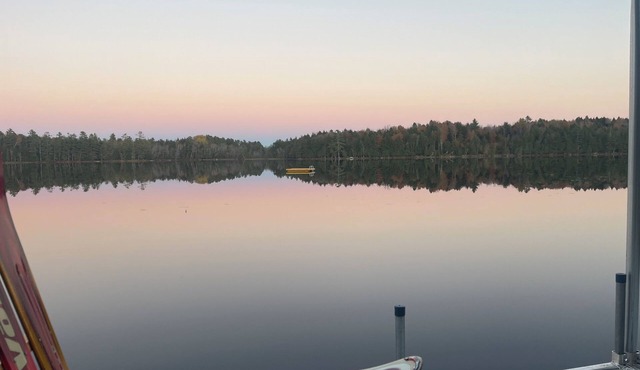 Lake paradise- Cozy 2-bedroom cabin walkout to the lake.