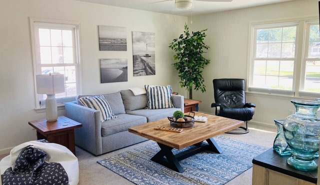 Lake Park Place : Adorable Beach Cottage