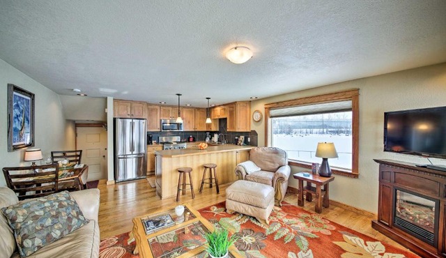 Lake Pend Oreille Condo with Porch and Mountain View!