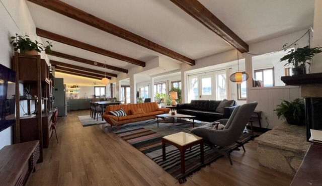 Lake Pepin Marina Bungalow - River Views, Hot Tub!