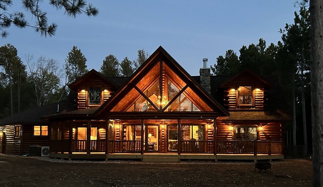 Lake Petenwell waterfront cabin, minutes from Sand Valley - NEW