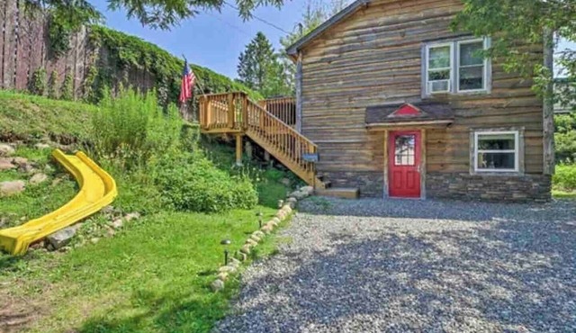 Lake Placid Cottage close to town