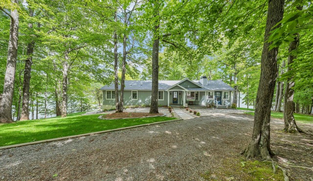Lake Point Retreat - Lakefront Home with Hot Tub, Fire pit & Game room