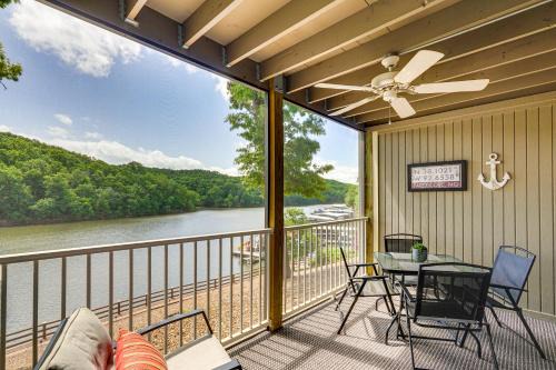 Lake & Pool Access: Lazy Days Condo w/Balcony!