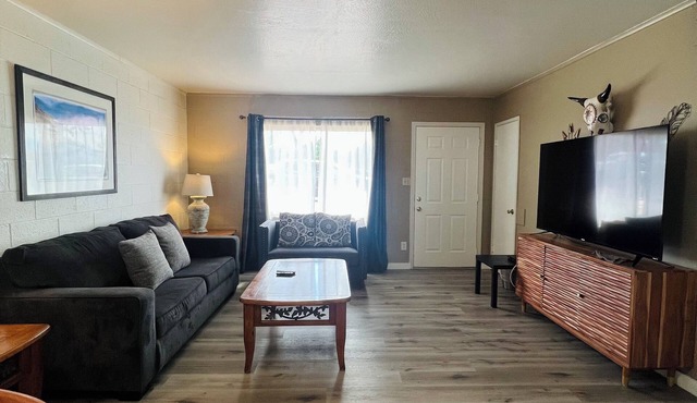 Lake Powell Motel- 2BR APT with central a/c
