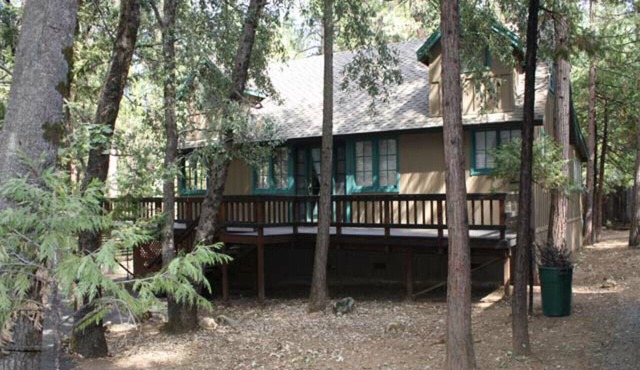 " Lake Privilege" Walk to town, Original Twain Harte Cabin updated, Sleeps 6,