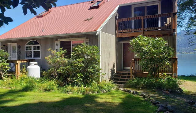 Lake Quinault Vacation Home/Breathtaking View! Located in Olympic National Park