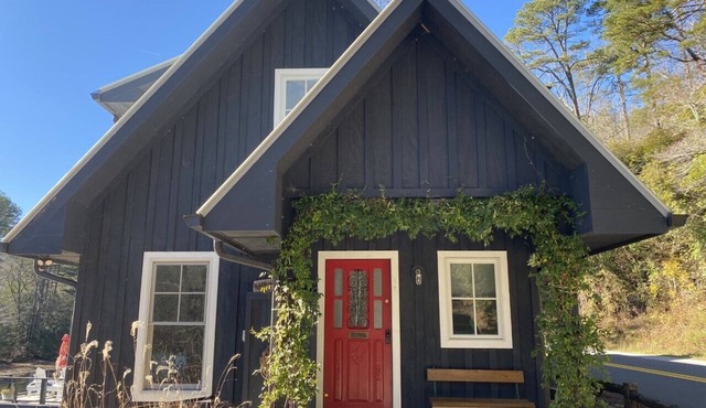 Lake Rabun Rental - Classic Waterside Home and Boathouse