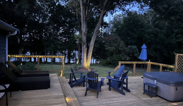 Lake Retreat House