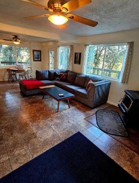 Lake retreat Nevada city cabin