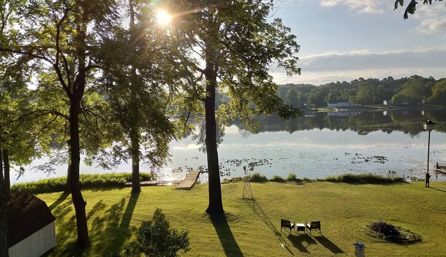 Lake Retreat With Hot Tub