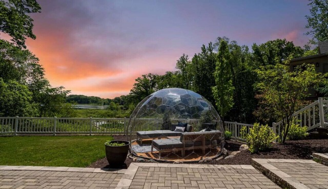Lake retreat with unique dome near Indiana Dunes