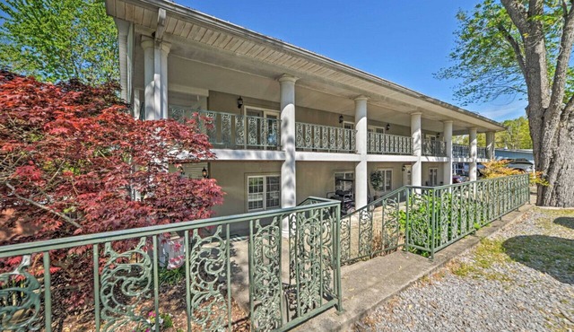 Lake Retreat with Deck near Marina