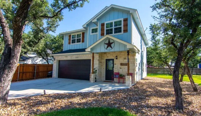 Lake Ridge Oasis