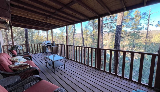 Lake Roberts Cabin in the Pines