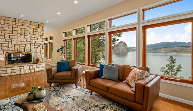 Lake Roosevelt's Whitestone Rock Retreat-Corporate and personal retreat space
