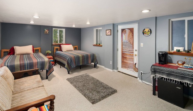 Lake Roosevelt Suites - The Southwest Room