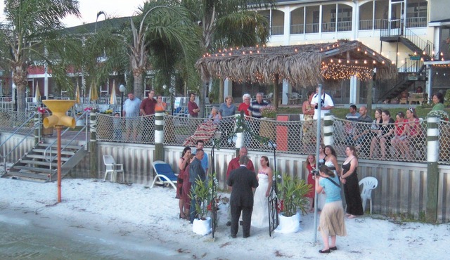 Lake Roy Beach Inn