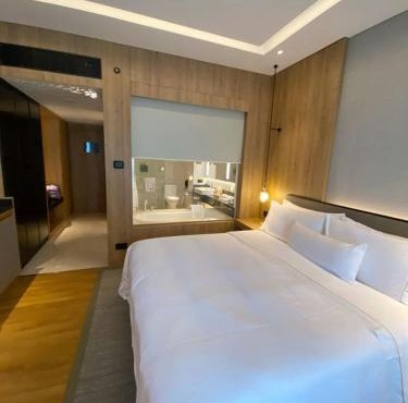 Lake's Front Suite Hotel
