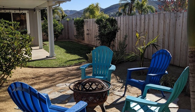 Lake San Marcos Gem. Walking Distance to Lake, Dining and Golf!