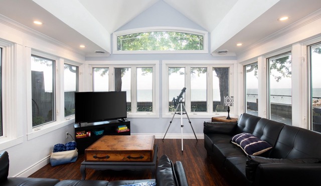 Lake Sawiak Waterfront Haven