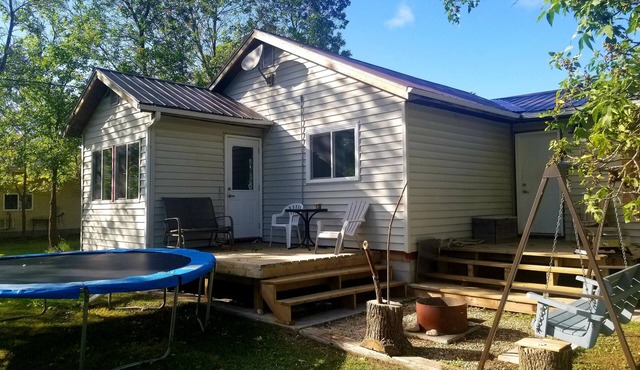 Lake Shack | Cozy Year Round 2-BR | Gimli/Sandy Hook