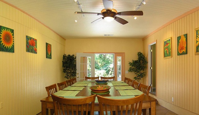 Lake Shasta Pine House Located Lakehead California