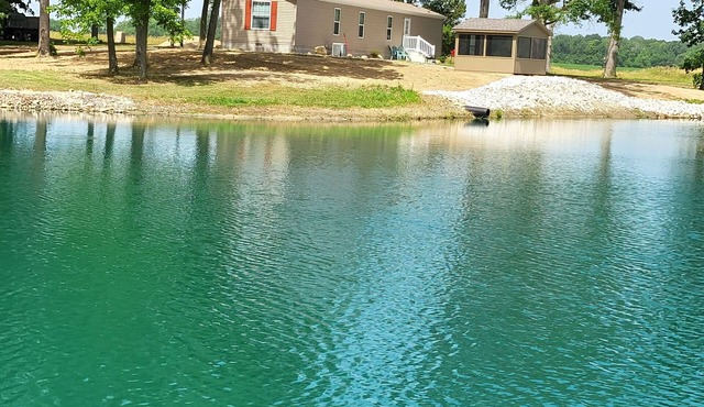 LAKE SHELBYVILLE PRIVATE FISHING GET-AWAY