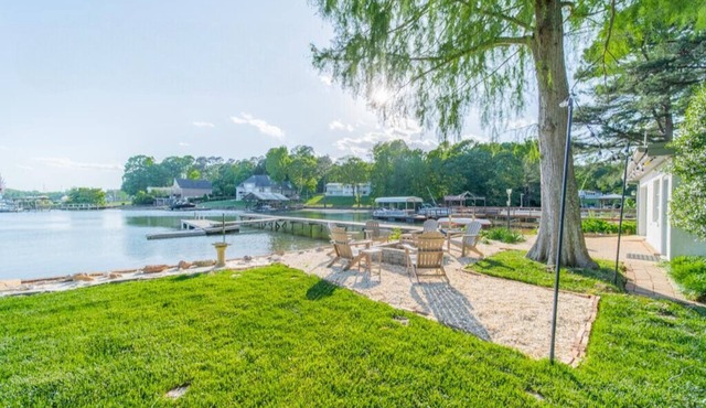 Lake Shore Getaway by SoCharm | Newly renovated w/guest boat house