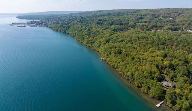 Lake Shore Home with private dock and large deck-1 mile from Bayfield
