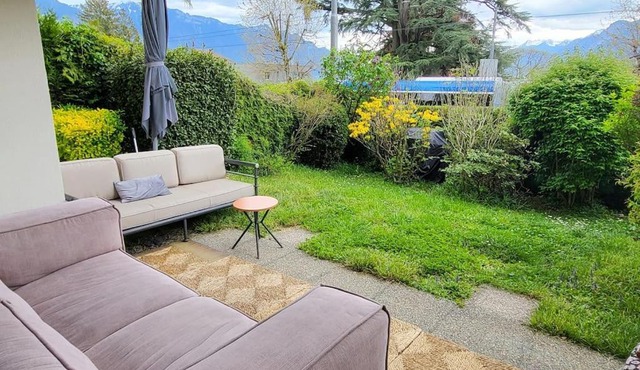 Lake side(5min)/fire place/garden/freeparking/45m2