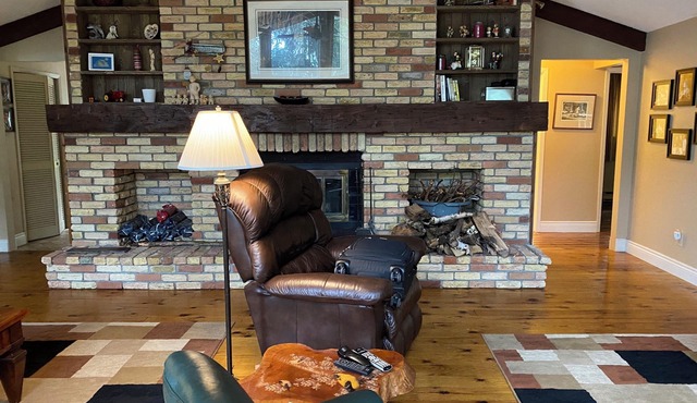 Lake side cottage w- sand beach. 13 acres-forest, steams & waterfalls to explore