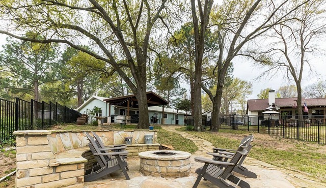 ☆Lake Side Getaway☆ Family Ready | Ace Location