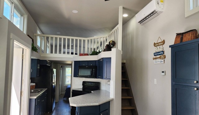 Lake Side Tiny Home, large deck.