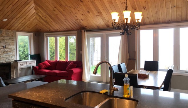 Lake Simcoe - Bayview Beach Lakefront cottage 1 hour North of Toronto