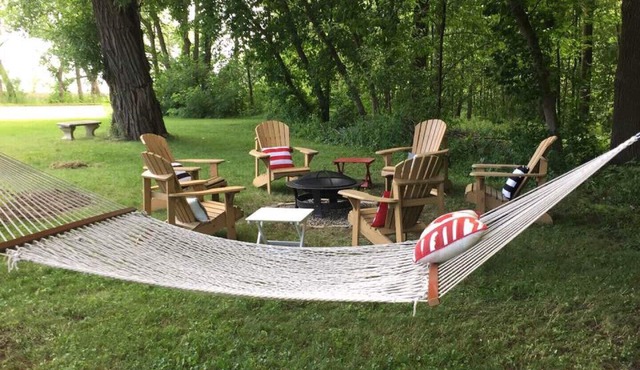 Lake Simcoe Cottage across Thorah Centennial Park, Beaverton Ontario