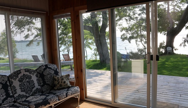 Lake Simcoe Cottage with Private Beach - your waterfront escape awaits you