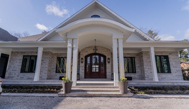 Lake Simcoe Loft 1BRD Full Bath WIFI Netflix AC