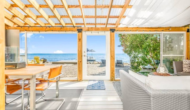 Lake Simcoe Luxury Cottage | Sauna + Hot Tub