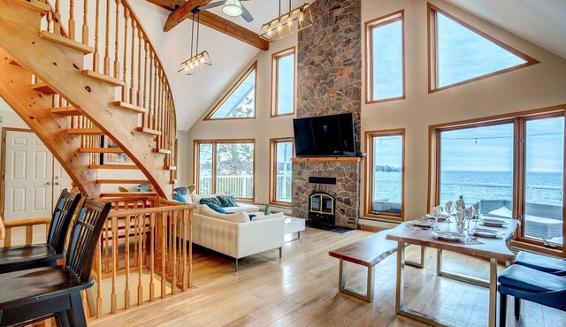 Lake Simcoe Waterfront Lake House