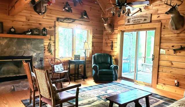 Lake Sinclair Log Cabin with Private Beach