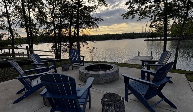 Lake Starboard - Lakefront w/Private Dock & Fire Pit