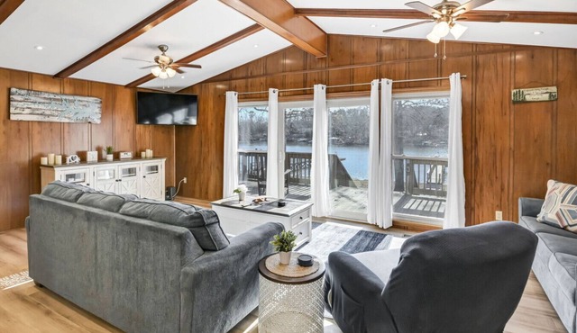 Lake Stay on Bedford Way |Private Dock & Boat Ramp