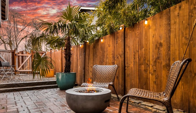 Lake Stevens private Casita with hot tub access